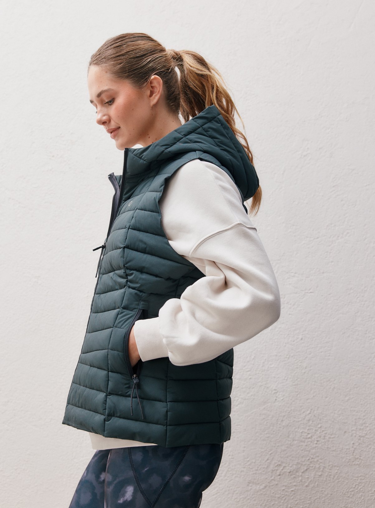 REAKTIV Khaki Hooded Gilet M - Image 1 thumbnail